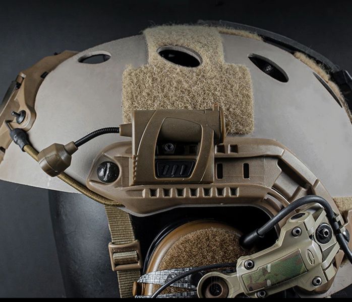 Фонарь тактический на шлем каску (ИК свет, белый, красный, зеленый) LT-09 Койот